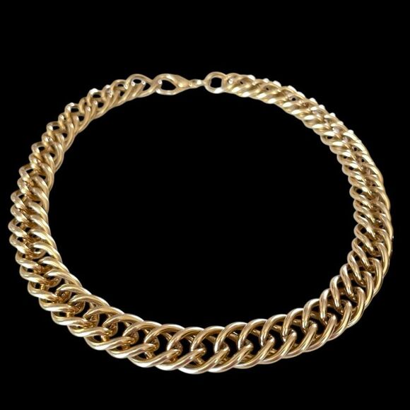 Gold Tone Chunky Curb Chain Necklace - Picture 2 of 4